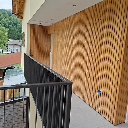 Apartma Hisa Za Gradom - With Private Garden Kobarid